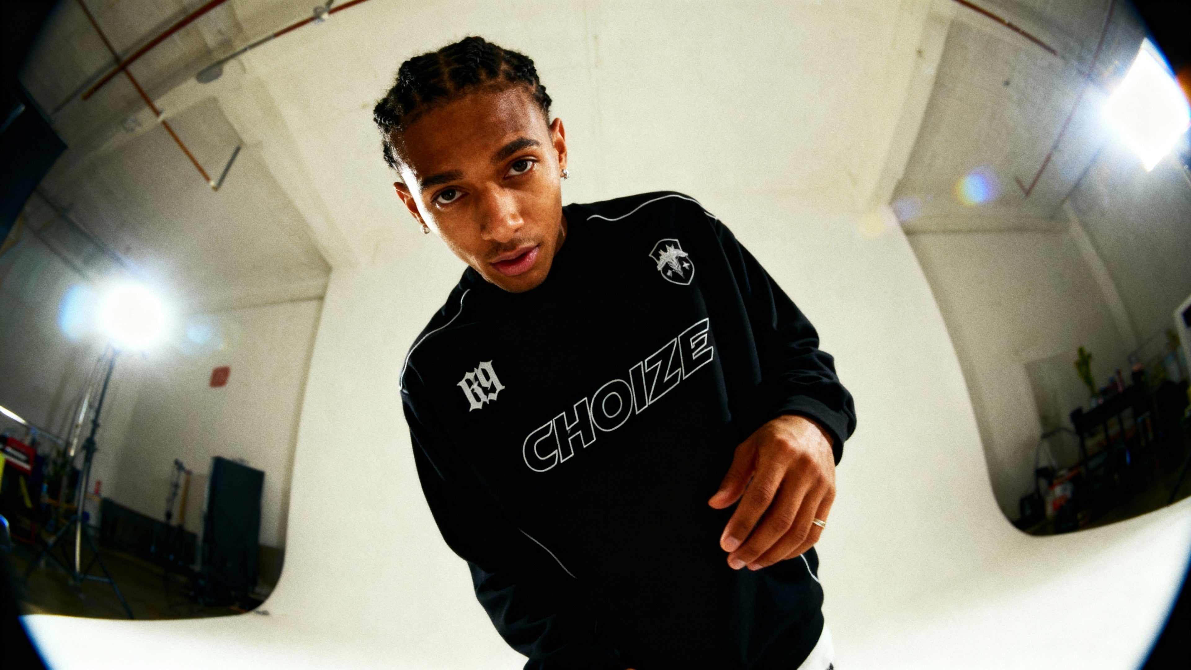 Hoodies & Sweatshirts