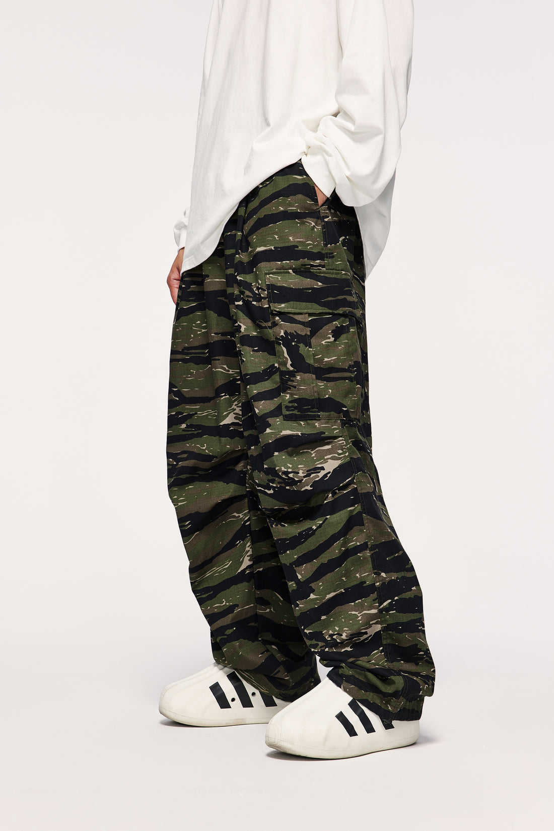 pantalon cargo camo