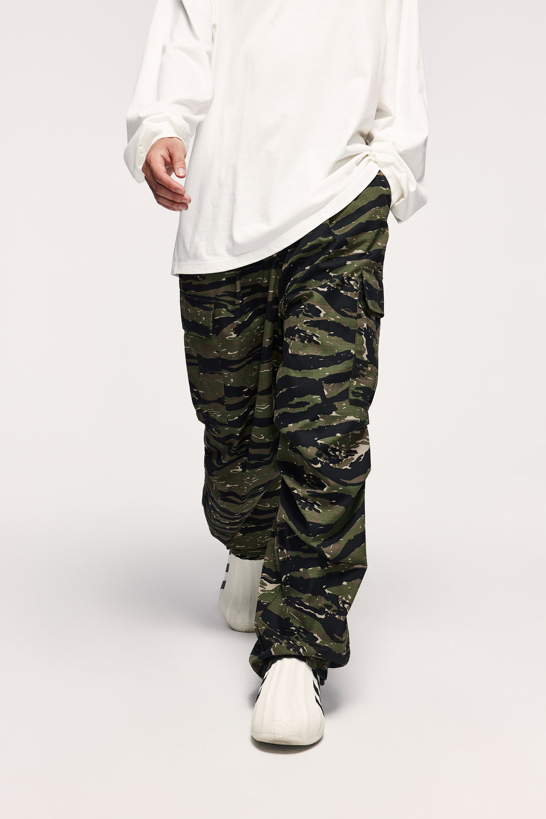 pantalon cargo camo