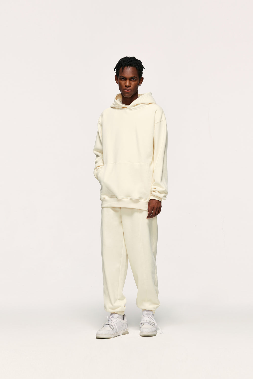 tenue oversize beige