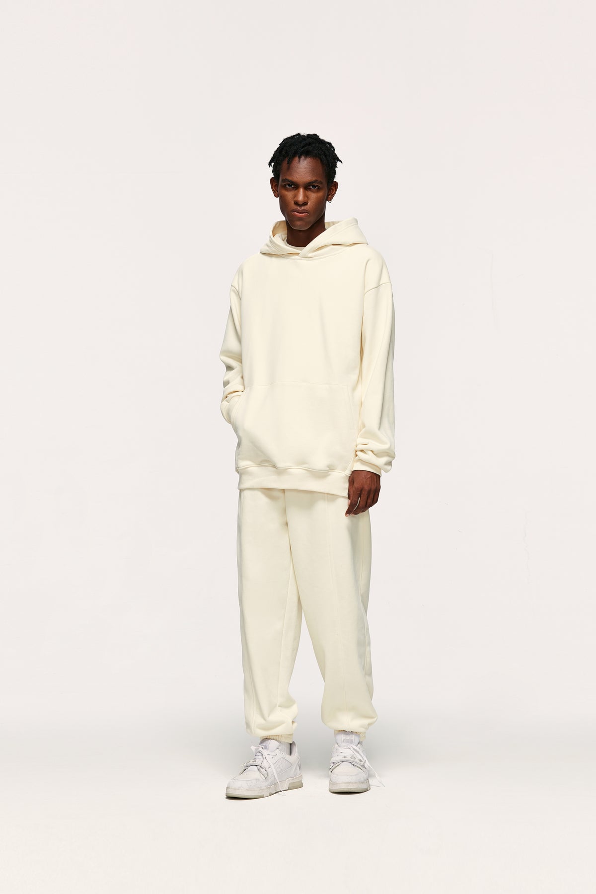 tenue oversize beige