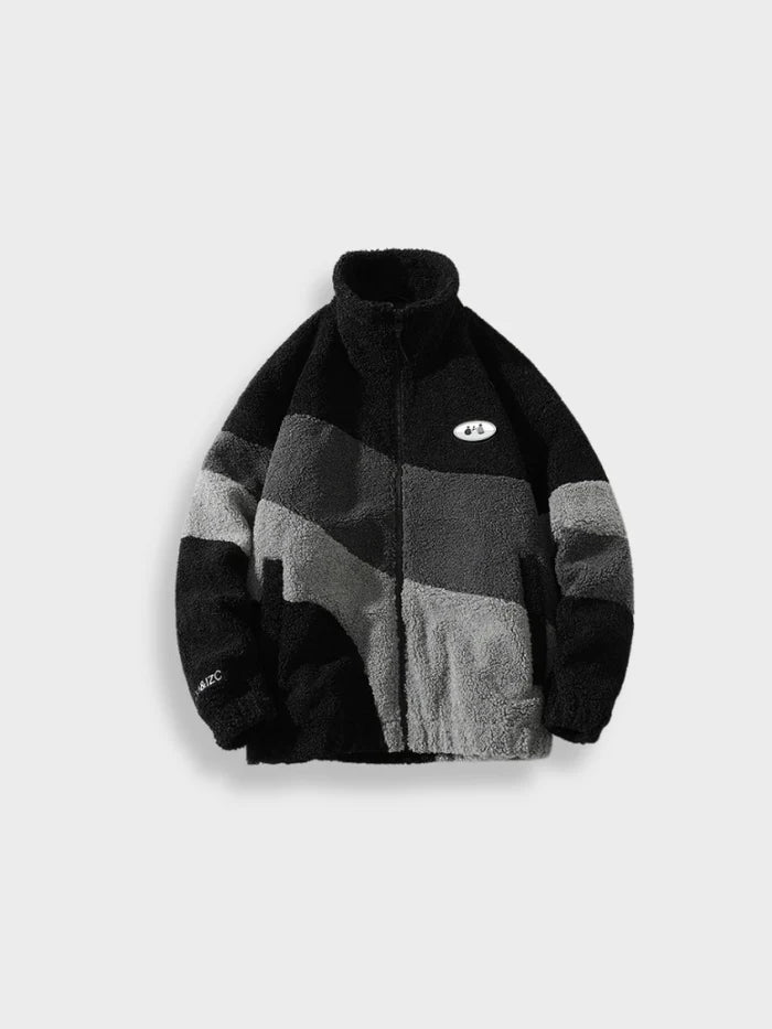 veste polaire streetwear rétro "fuzzy" porté vue de face en situation urbaine