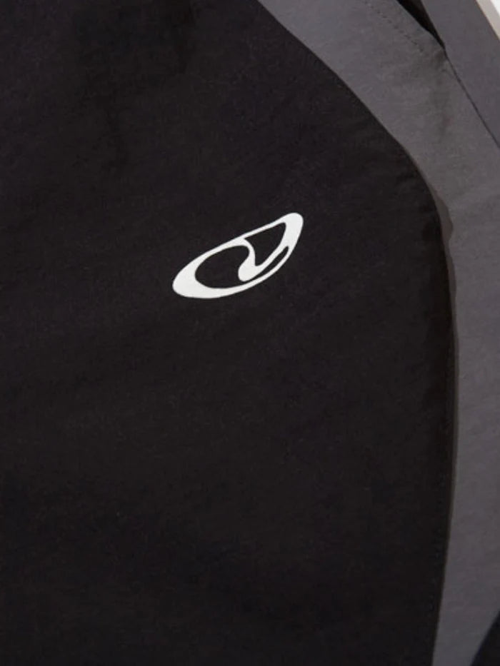 jogging streetwear y2k détail matière et coutures