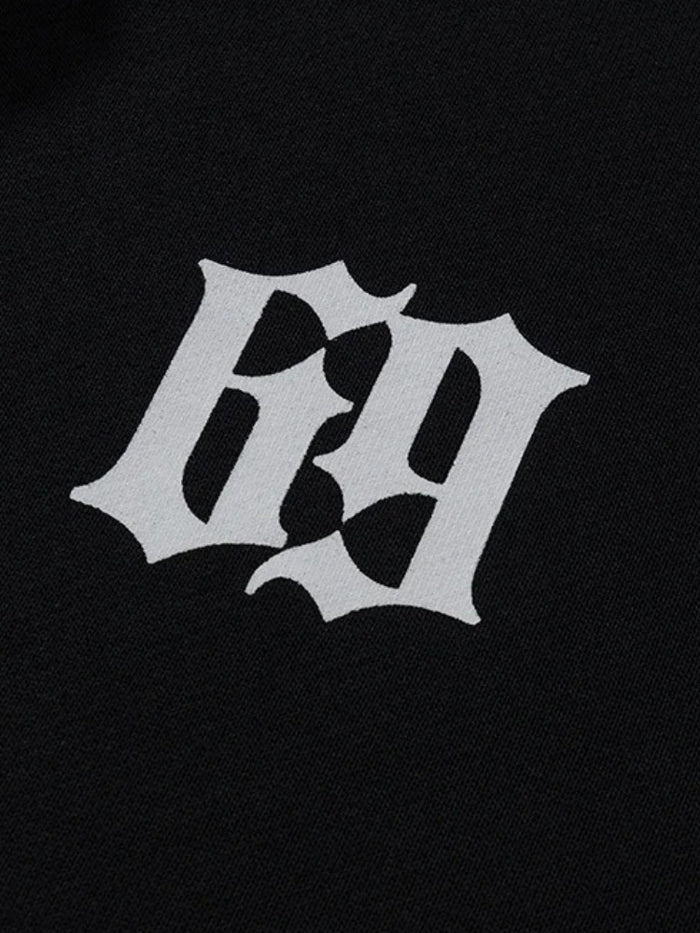 sweat streetwear "choize" détail zoom logo