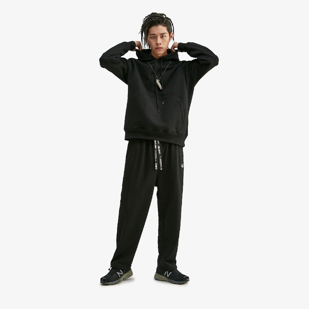 tenue hoodie noir