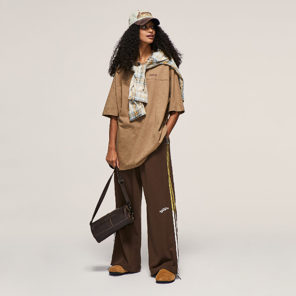 tenue jogging streetwear marron